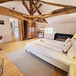 La Spacieuse Maison Des Miots