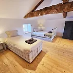 Holiday home La Spacieuse Maison Des Miots Saint-Simeux