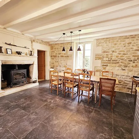 La Spacieuse Maison Des Miots