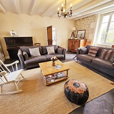 Semesterbostad La Spacieuse Maison Des Miots