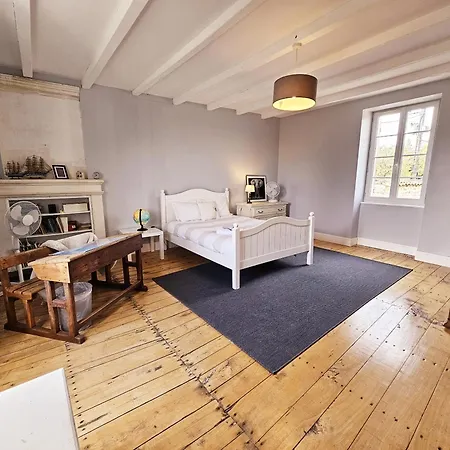 La Spacieuse Maison Des Miots