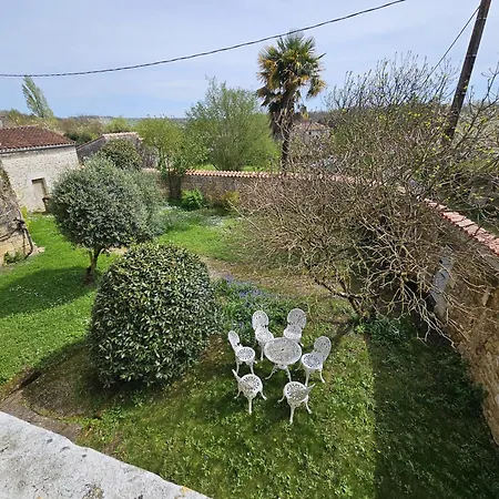 La Spacieuse Maison Des Miots *