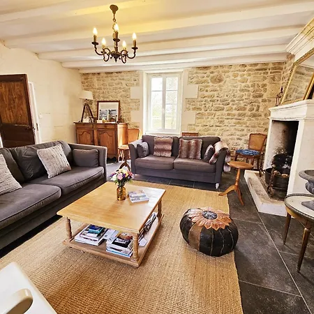La Spacieuse Maison Des Miots *