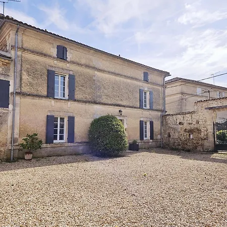 Prázdninový dům La Spacieuse Maison Des Miots Hiersac