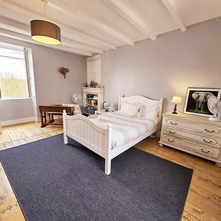 La Spacieuse Maison Des Miots Hiersac