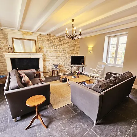 La Spacieuse Maison Des Miots *