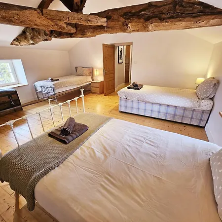 La Spacieuse Maison Des Miots