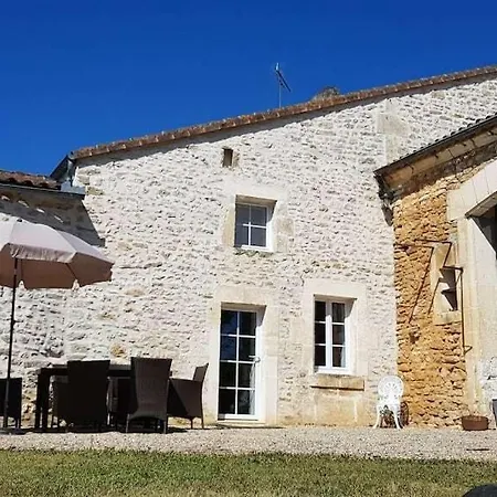 La Spacieuse Maison Des Miots *